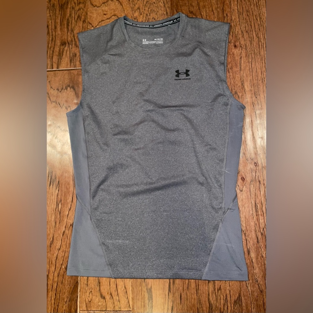 Lot of 2 Under Armor Compression Sleeveless Tops size XL Tank Tops - Picture 3 of 6